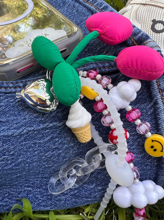 Charmie para celular "Sunday Funday", accesorio colgante para teléfono móvil, dije de moda para personalizar tu celular.