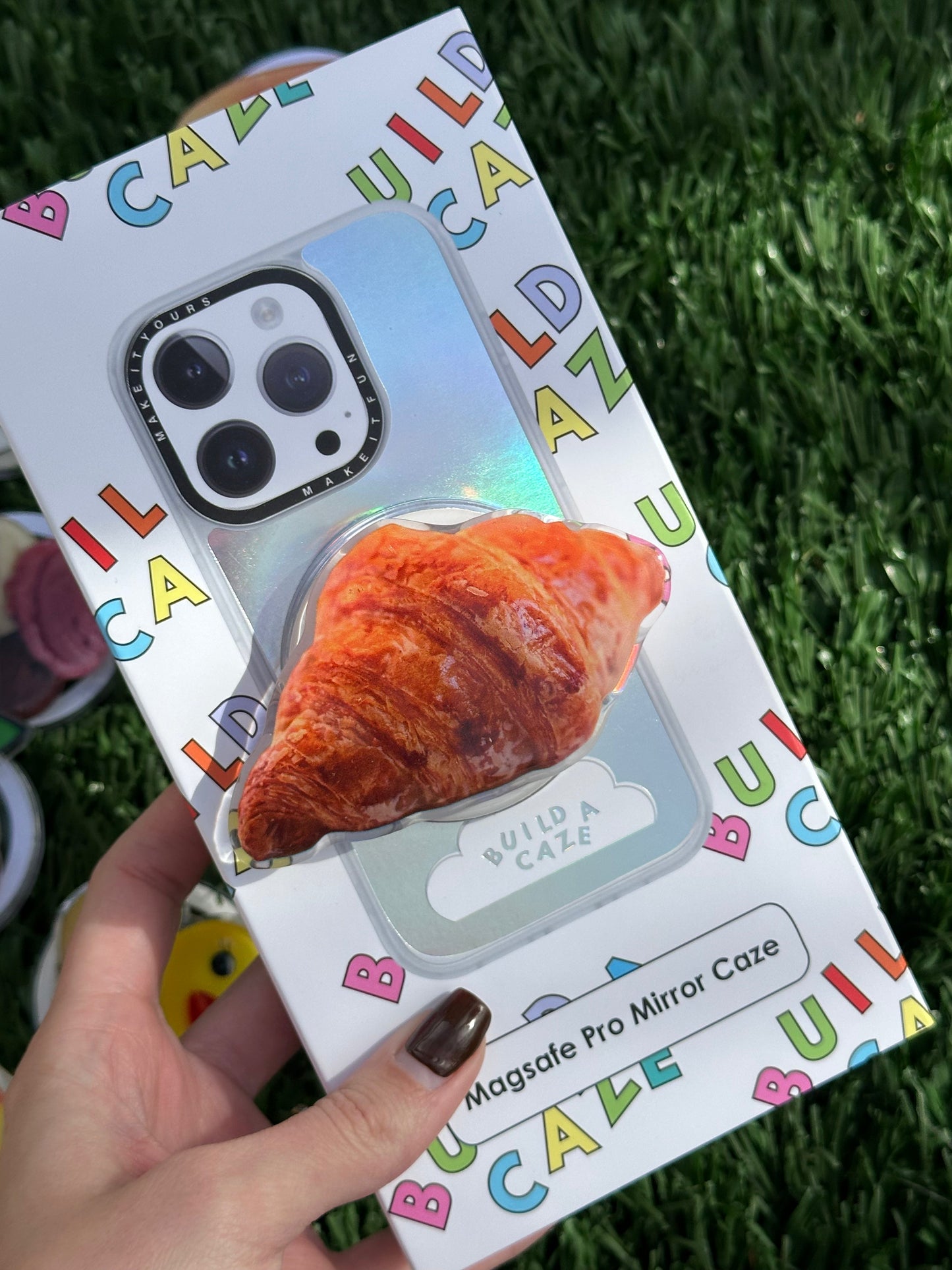 L'Croissant MagSafe Pop Grippy