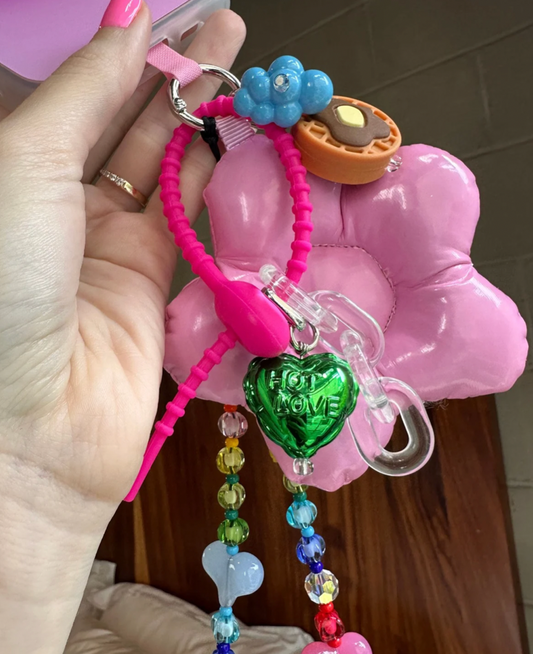 Charm para celular de globo de corazón verde brillante, accesorio móvil para teléfono, dije de amor.