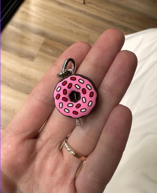 Charm para celular con diseño de dona o galleta de chocolate, accesorio colgante decorativo para teléfono móvil.