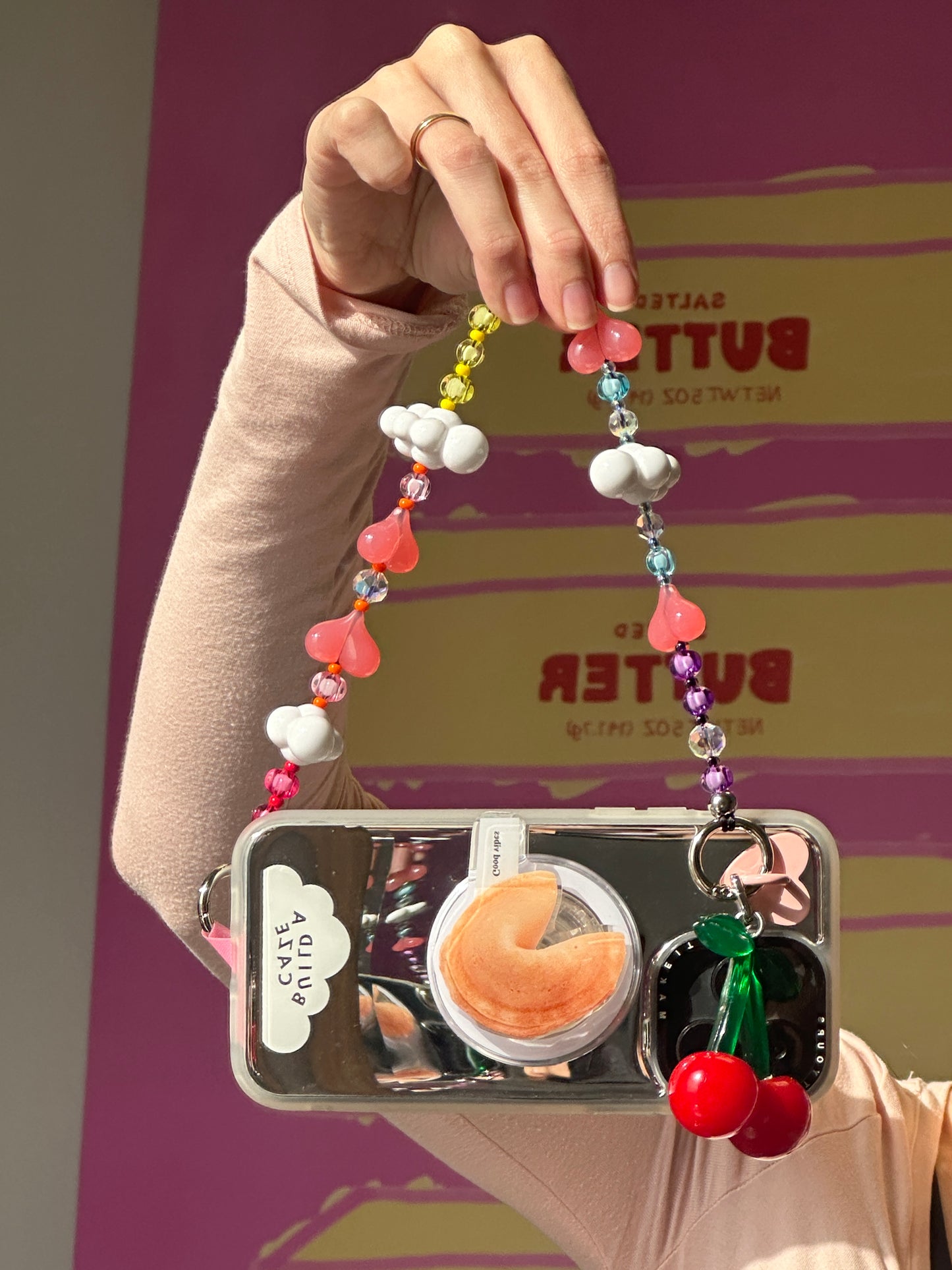 Correa de celular tipo pulsera con cuentas de arcoíris y dijes de nubes, accesorio móvil para teléfono, strap.