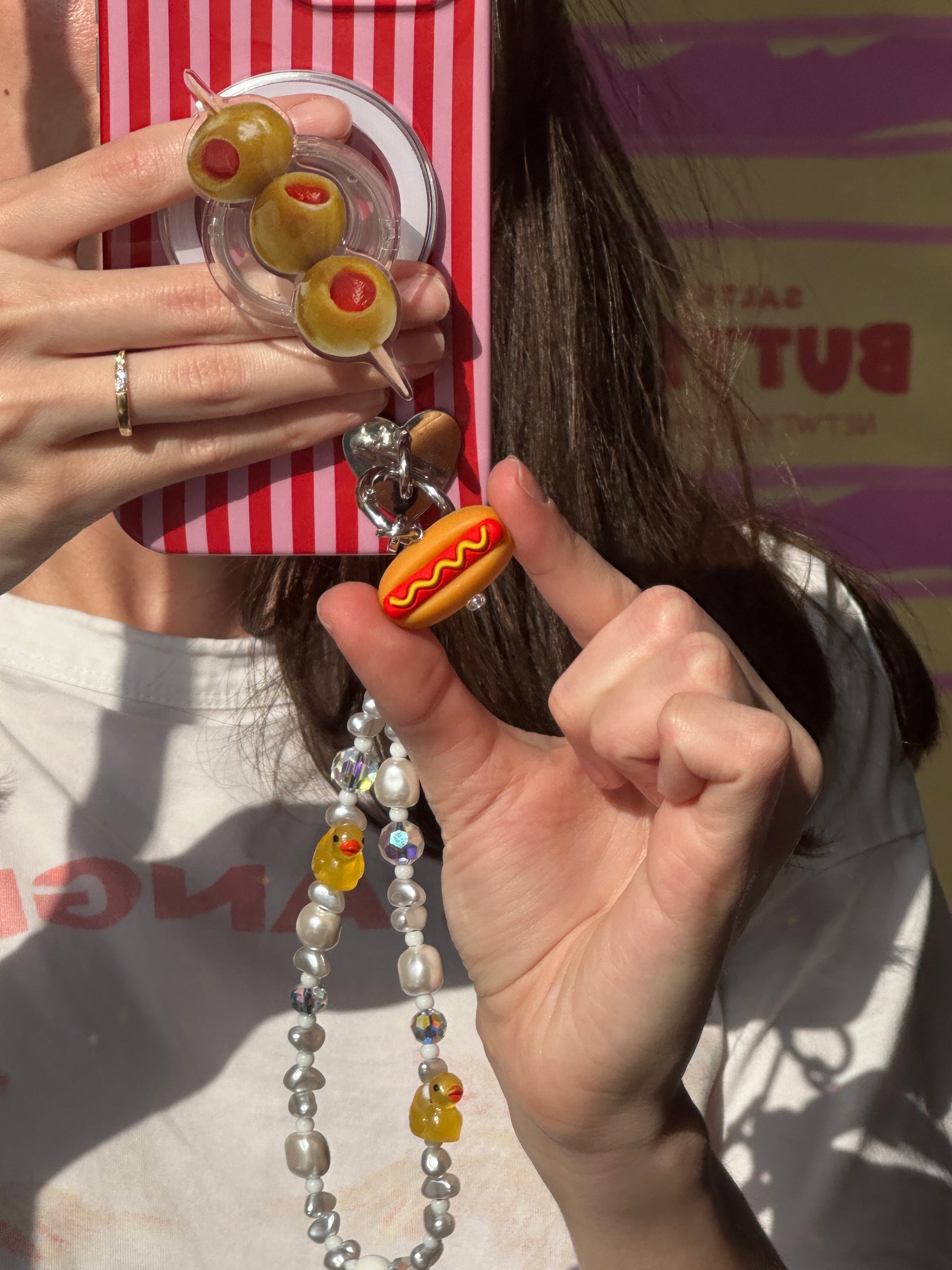 Charm para celular de hot dog miniatura de salchicha con mostaza, accesorio para teléfono, dije.