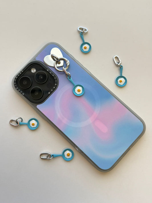 Dije para celular sartén azul huevo estrellado se engancha al case cute phone charm Build A Caze